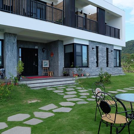 Moonlit Seaview Homestay Donghe Bagian luar foto
