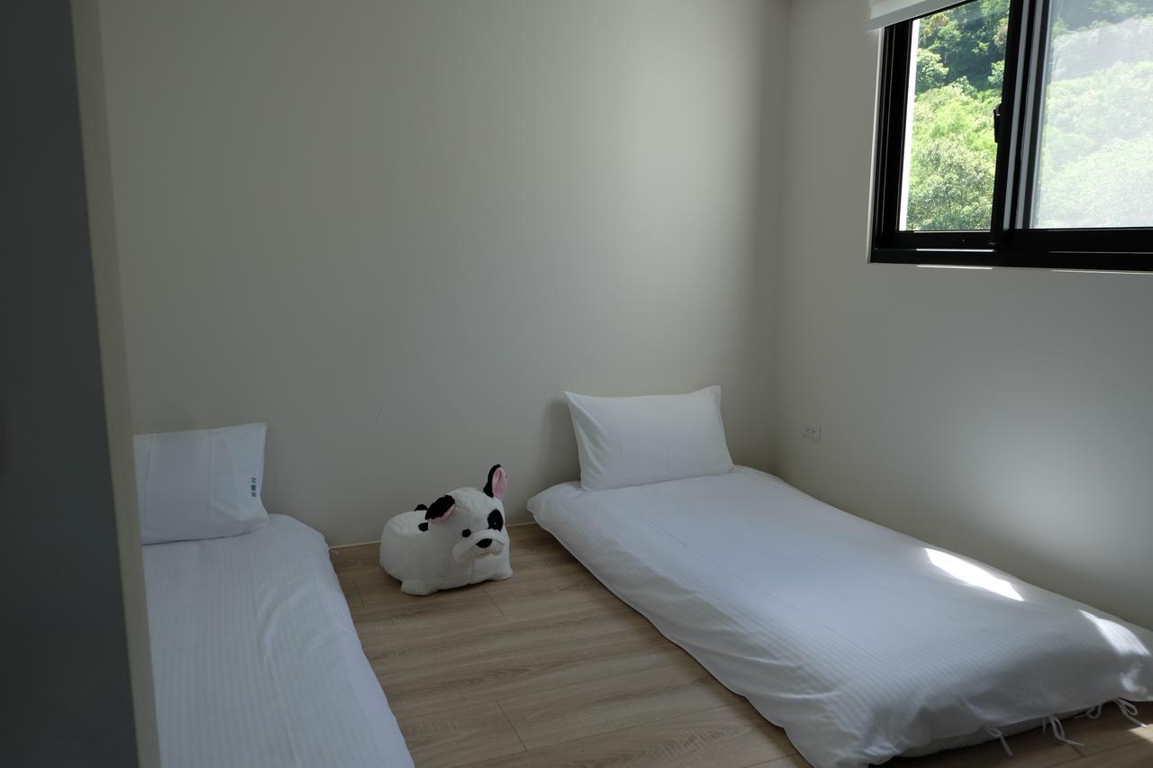 Moonlit Seaview Homestay Donghe Bagian luar foto
