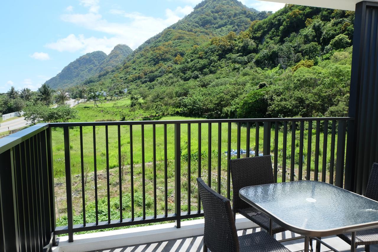 Moonlit Seaview Homestay Donghe Bagian luar foto